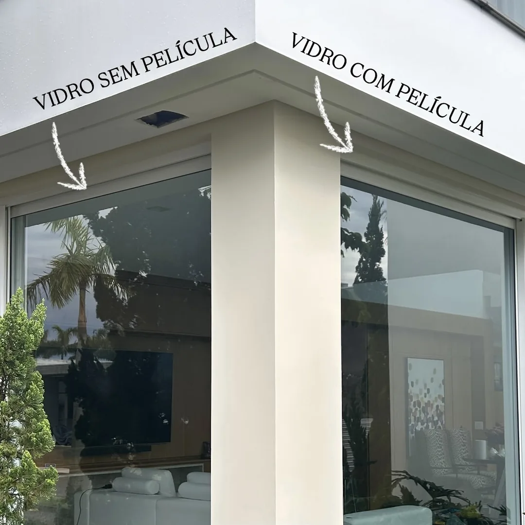 Mesma casa vista de fora: vidro sem película à esquerda e com película à direita